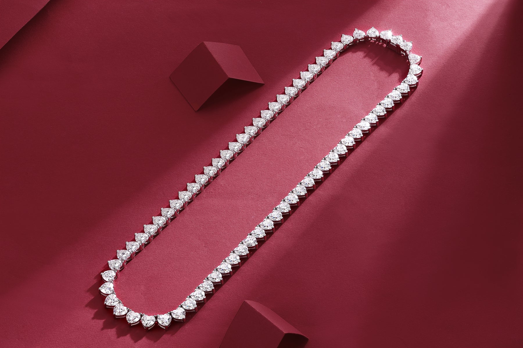 Romantic Gravity - A Luxurious And Fashionable Light Luxury Jewelry Necklace Pendant Set With Top-quality Moissanite, S925 Silver-plated Platinum