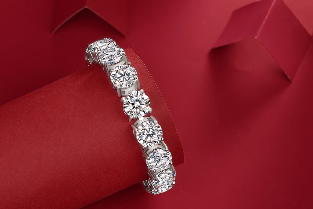 Half Summer Splendor - Luxurious And Fashionable Light Luxury Jewelry Silver Bracelet And Bracelet Set With Top-quality Moissanite, S925 Silver Plated Platinum.